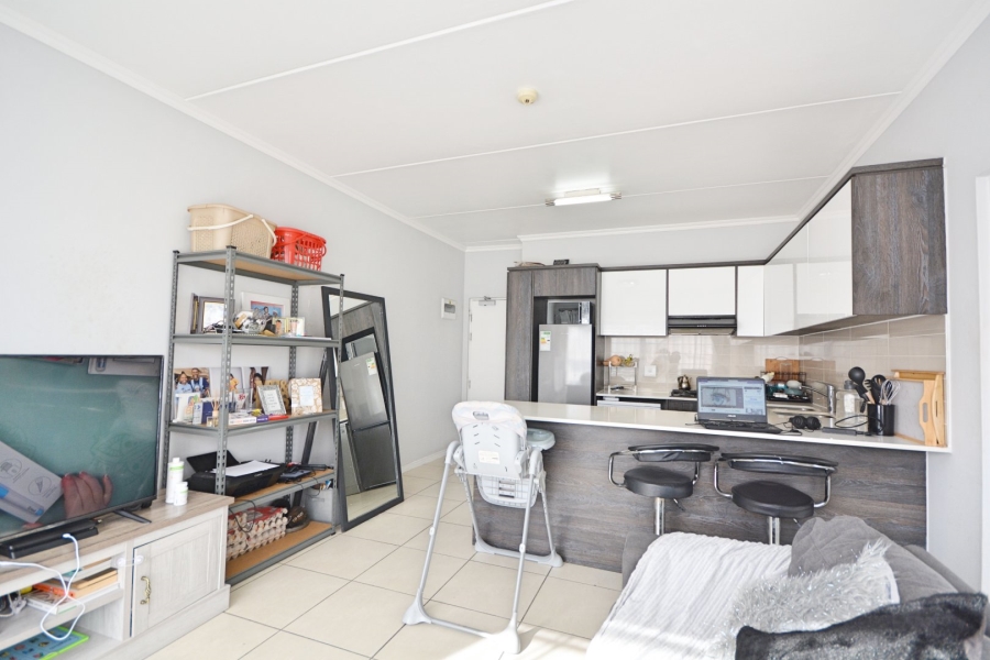 To Let 1 Bedroom Property for Rent in Sandown Western Cape